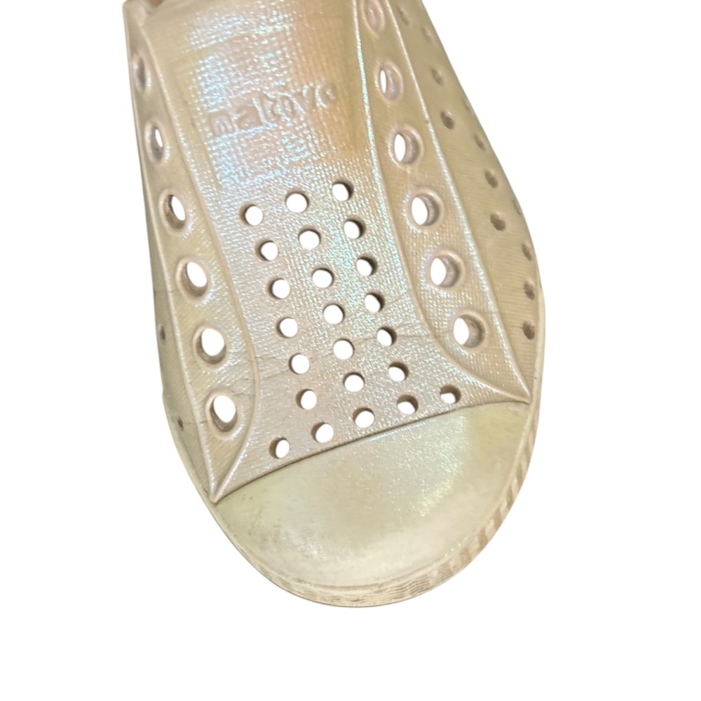 Native Shoes - Picture 3 of 5